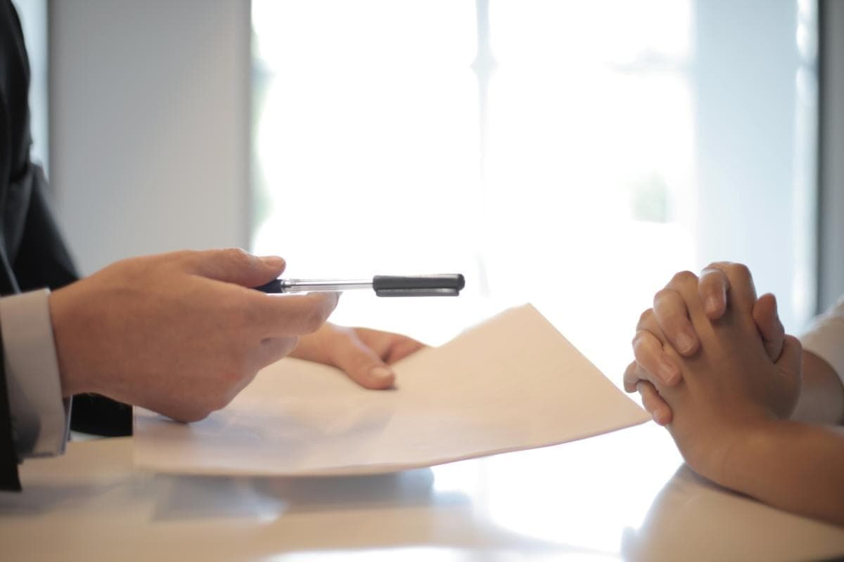 Essential Clauses to Include in a Photography Contract Template for UK Businesses