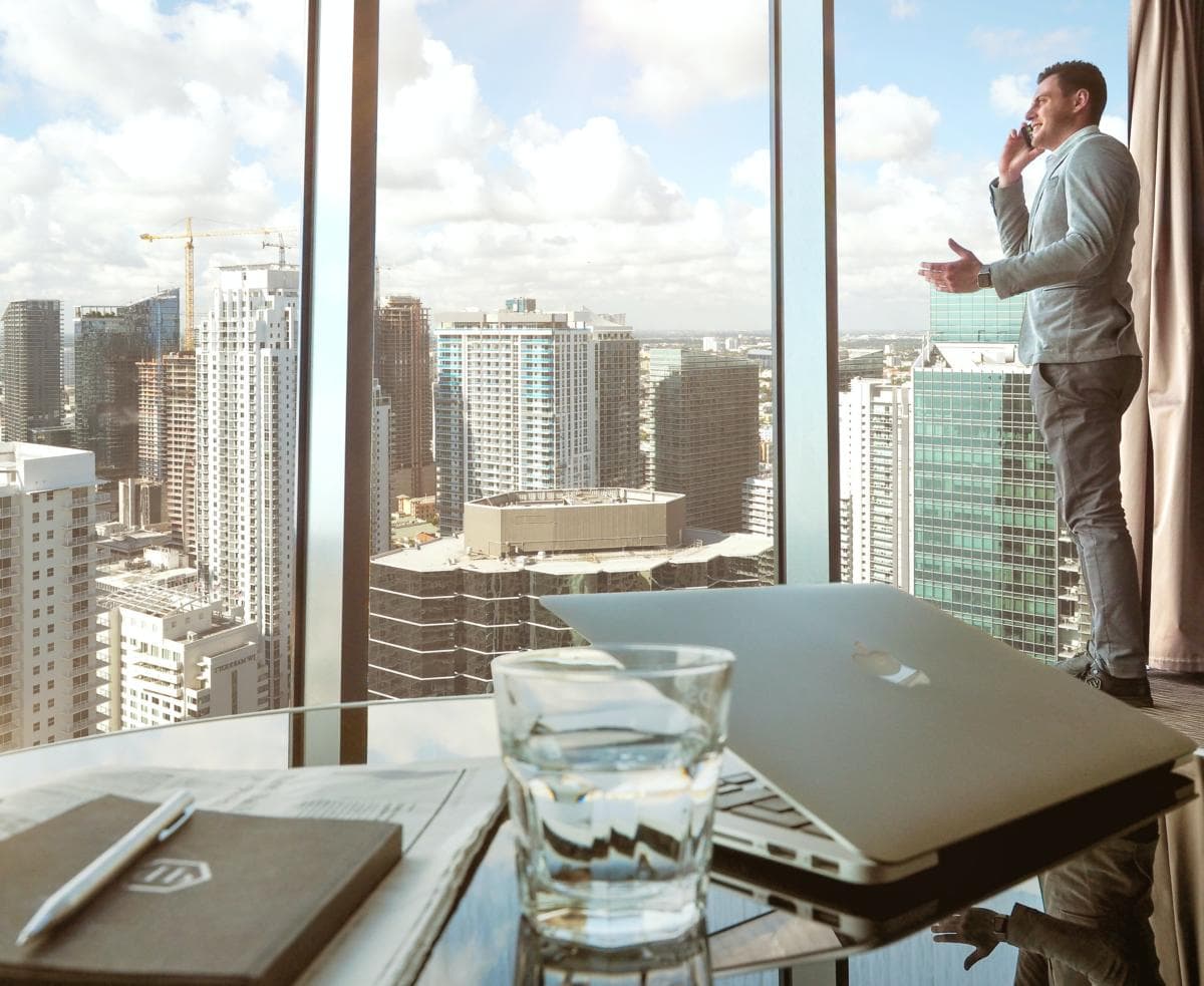 How to Navigate International Contractor Management for UK Businesses