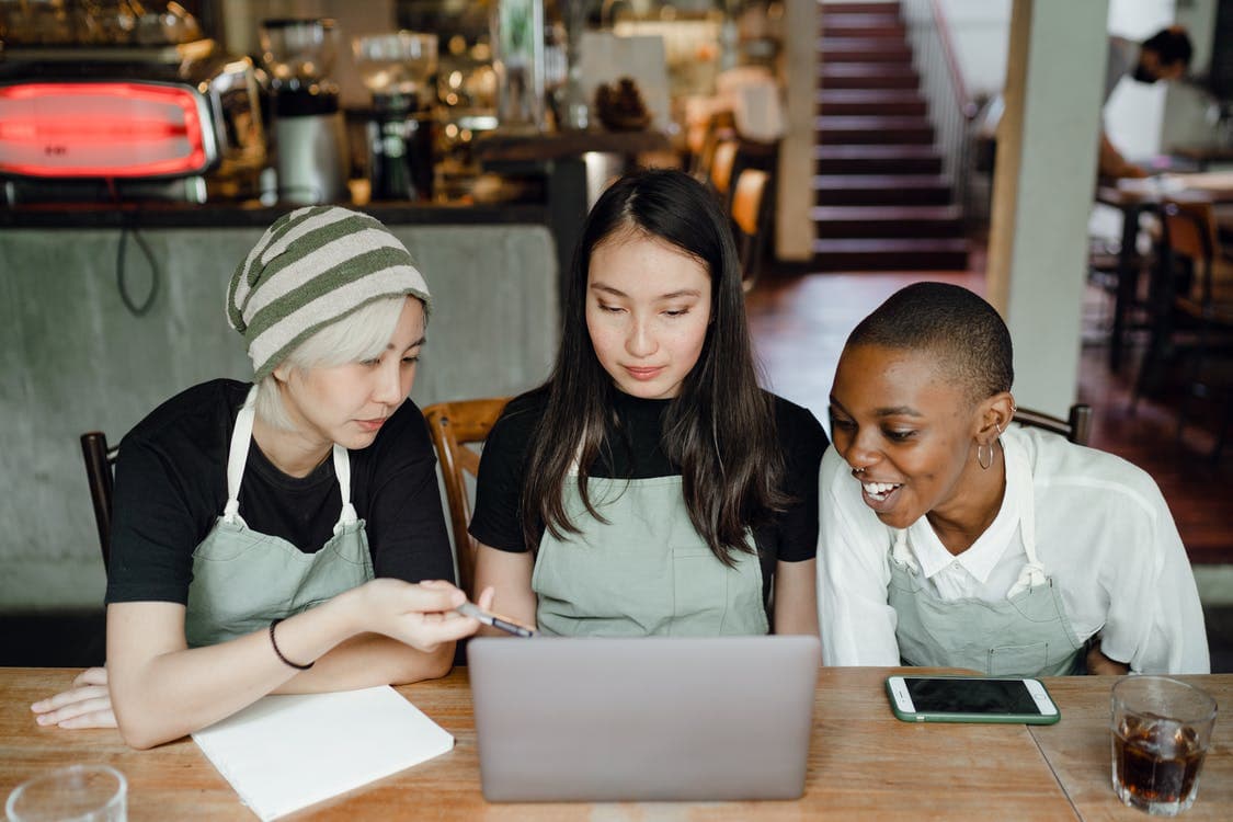 How To Start A Graphic Design Business: Key Legal Steps For UK Entrepreneurs