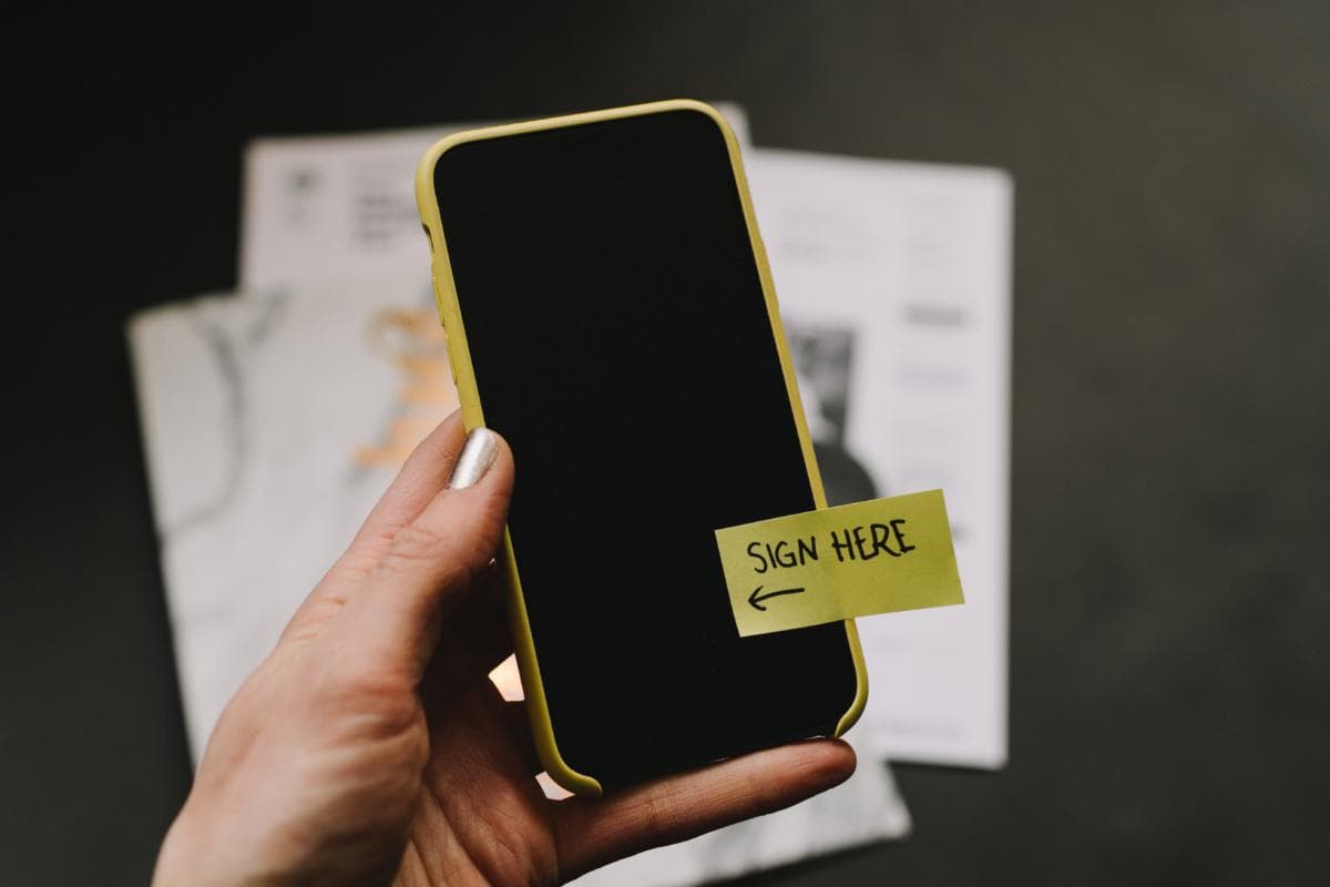 Mobile Workers in the UK: Legal Essentials for Employers