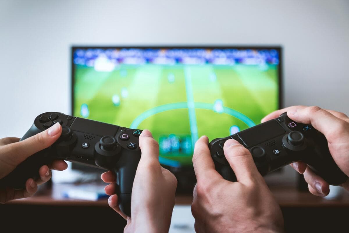 Video‑Game Shop Launch: Legal Set‑Up from Lease to Licence