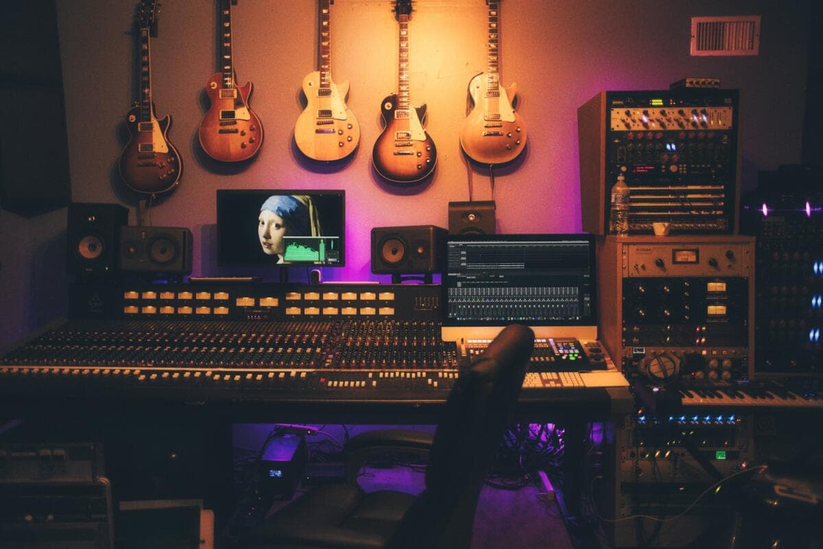 Music Producer vs Record Label Agreements: Key Contract Insights for Musicians and Creators