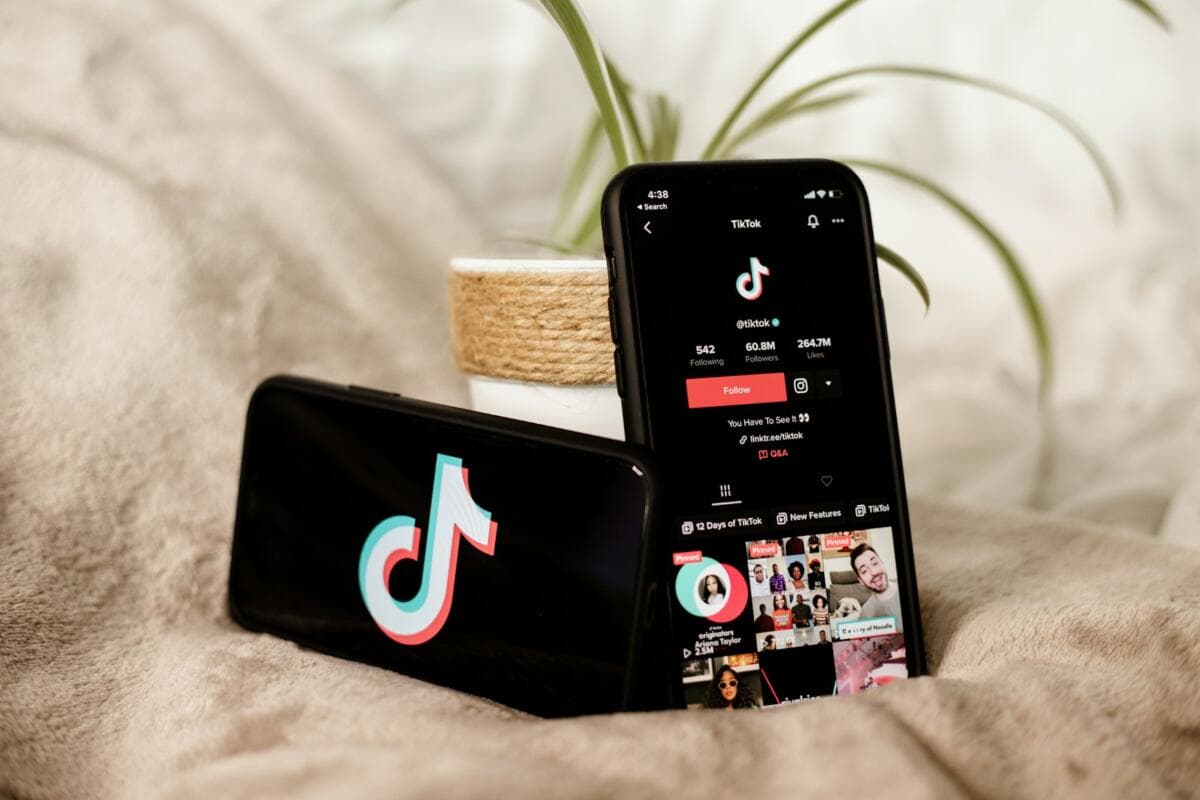 Influencer Marketing UK: Essential Legal Guidelines for Brands and Creators
