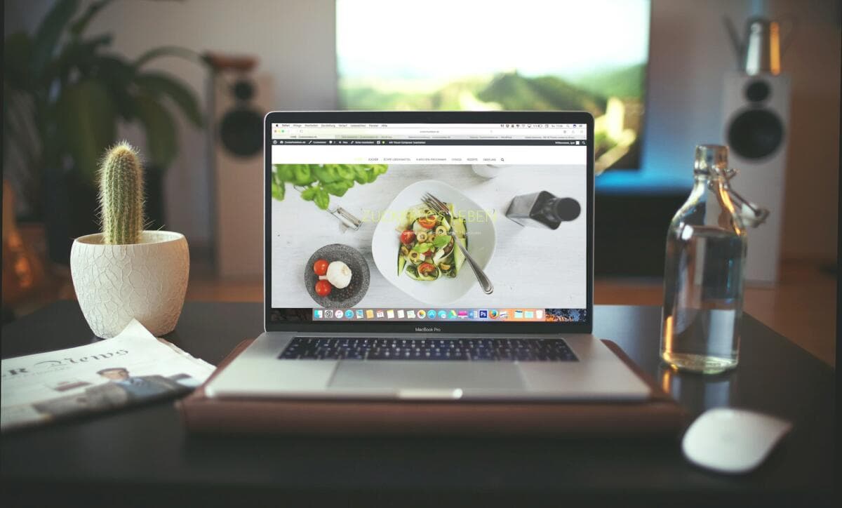 Buying a Domain Name in the UK: Legal Steps for E‑Commerce Success