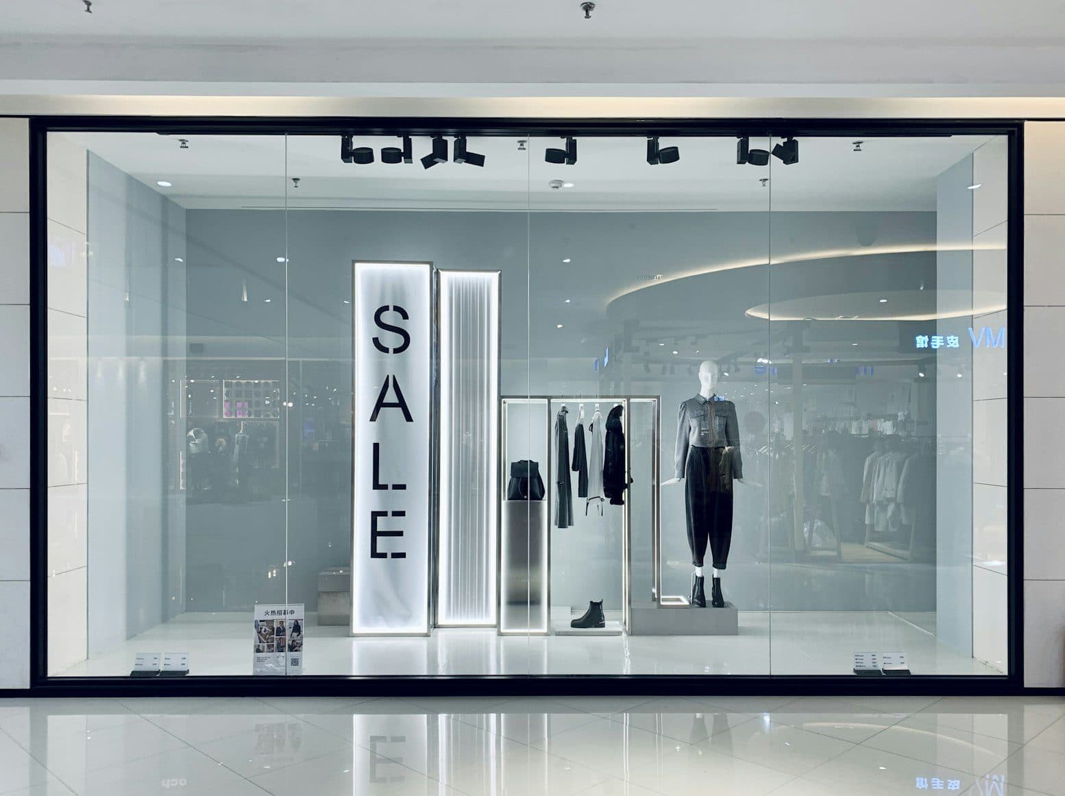 Your Guide to Buying an Existing Franchise in the UK: Key Steps, Risks & Benefits