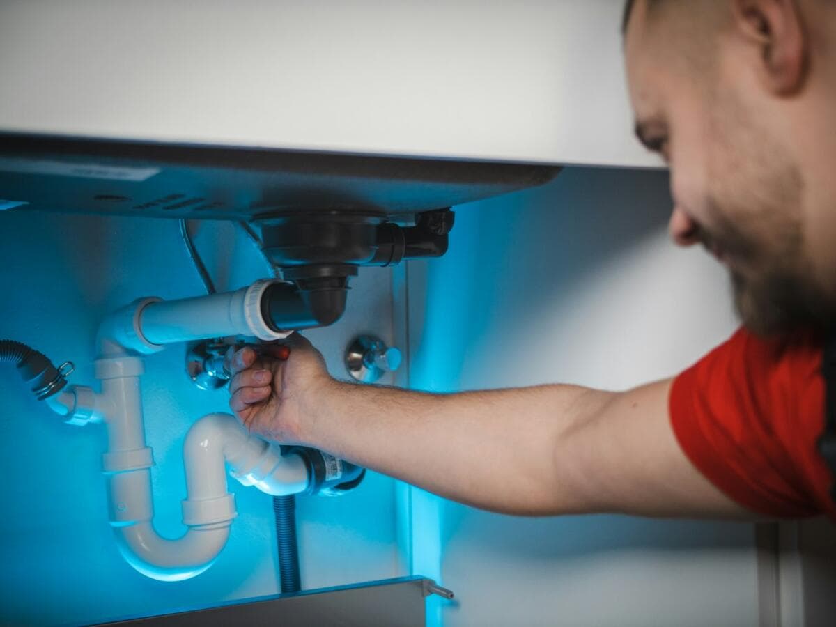 Legal Essentials for Launching Your Plumbing Business in the UK